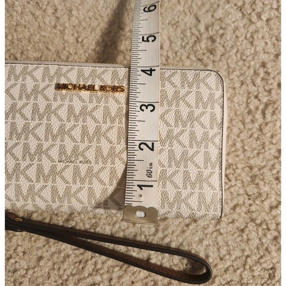 Michael Kors 32T5GTTE9B Jet Set Travel Continental Wristlet Wallet - Vanilla - Picture 7 of 7